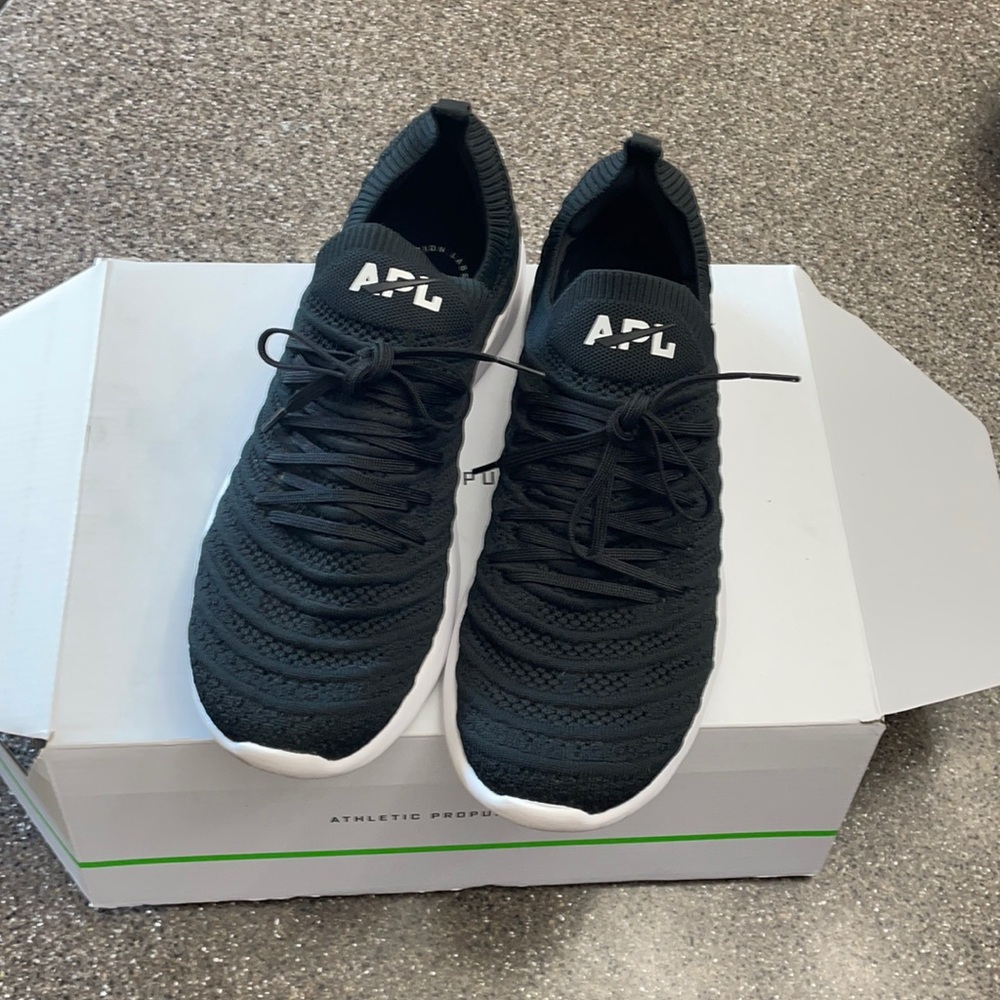 APL: MEN’S TECHLOOM WAVE.